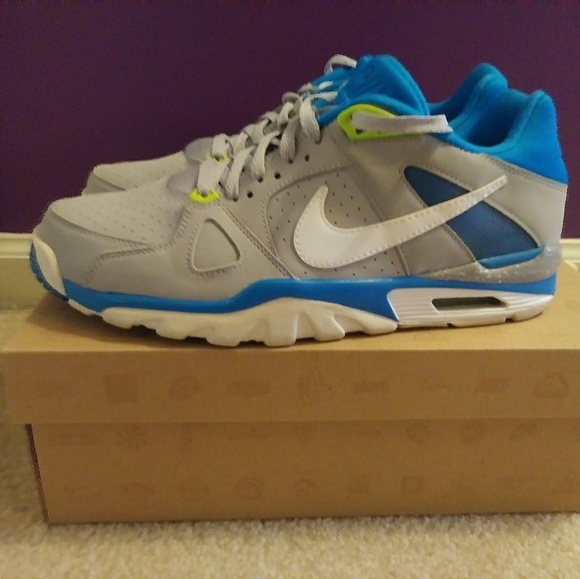 nike air classic trainers